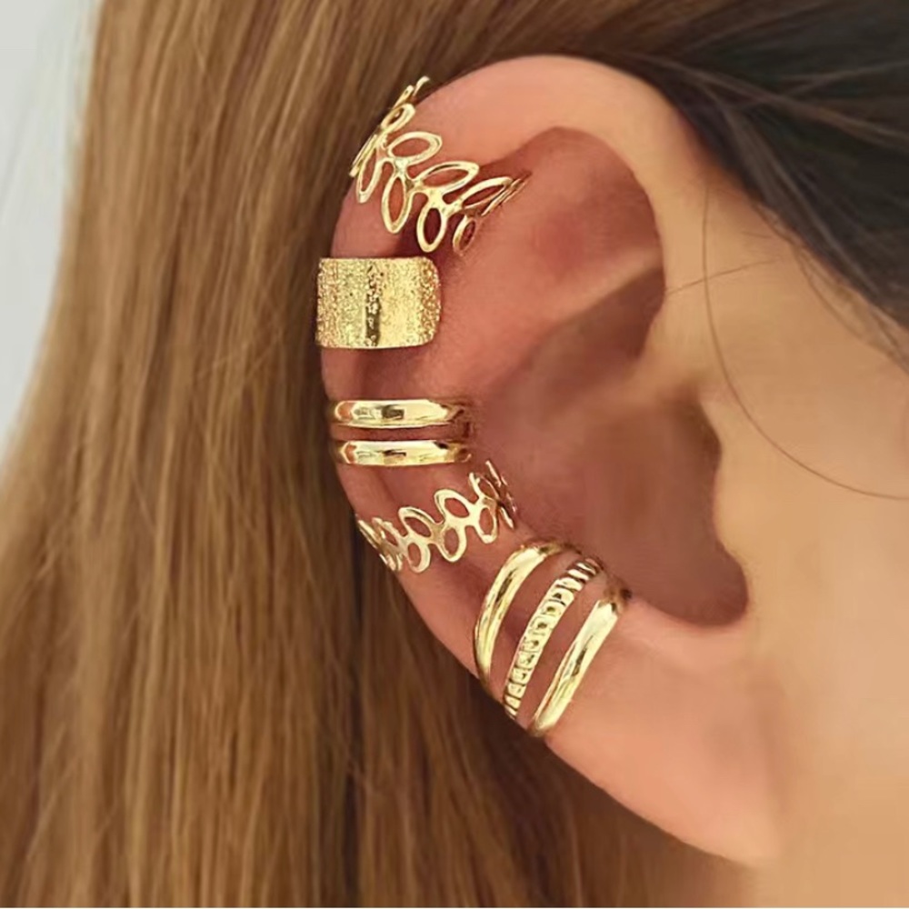 Gorgeous 5-Piece Gold Leaf Ear Clips - Perfect for Any Single Ear!
